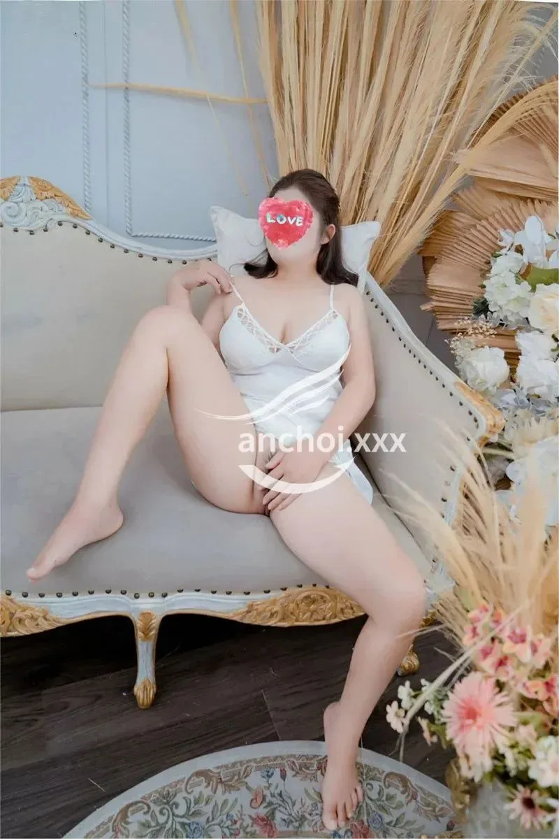 Ảnh 4 - Đoan Trang vú to mông căng bím múp rụp nhiều nước làm tình say mê