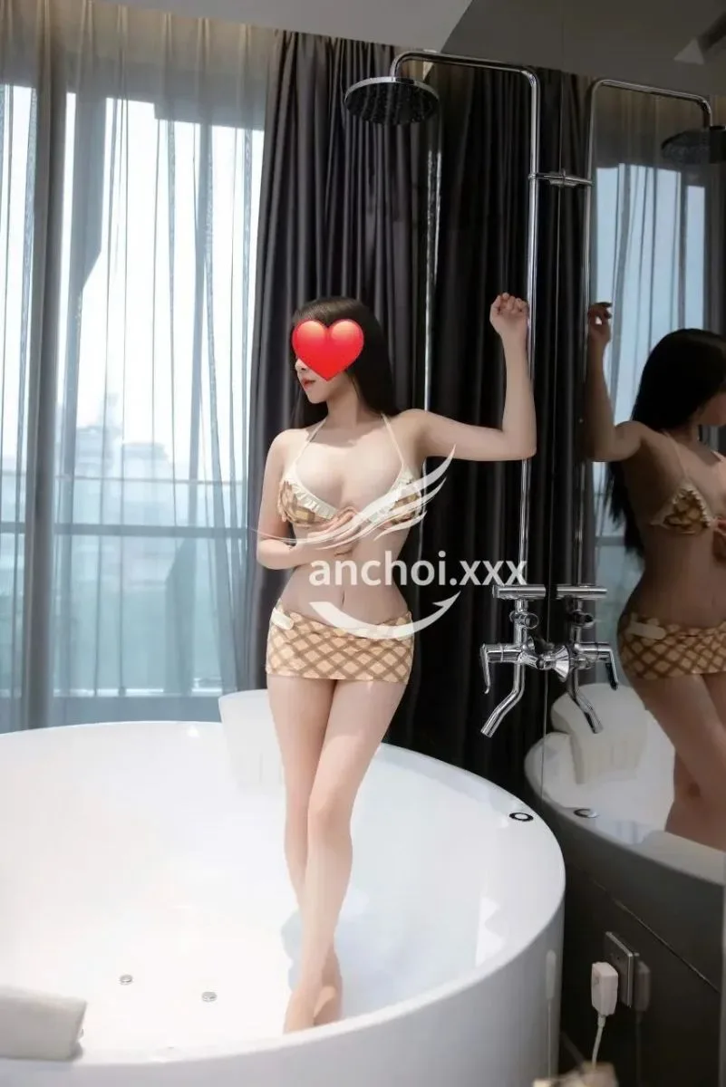 Ảnh 17 - GÁI XINH BÉ SAM_ KHUÔN MẶT ẤN TƯỢNG_DA TRẮNG CHÂN DÀI_LÀM TÌNH MAX PHÊ