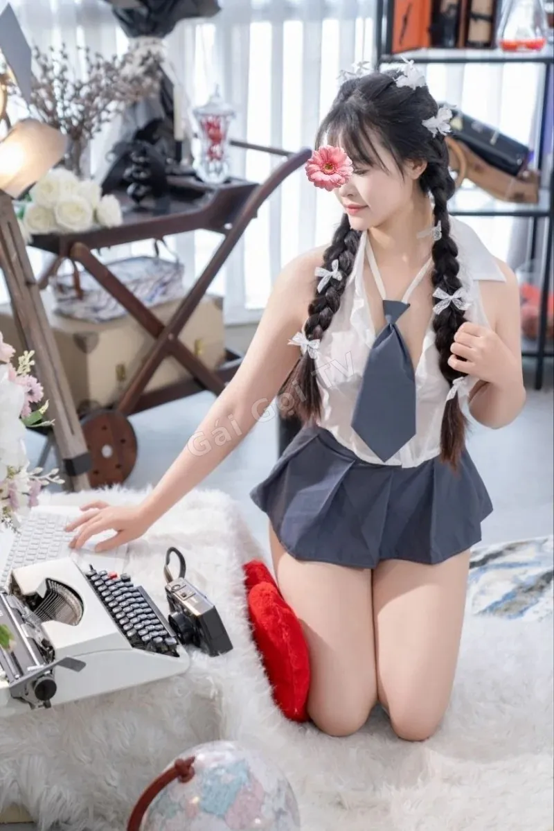 Ảnh 9 - ❤️HOT CLIP SEX❤️ BÉ HỒNG 2K2 VẺ ĐẸP TRONG SÁNG LẦN ĐẦU ĐI LÀM CỰC CHIỀU KHÁCH