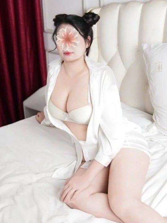 Ảnh 3 - Mai Thuý – Gu tình cảm nhẹ nhàng, chịch êm ru mà phê lòi ae ơi