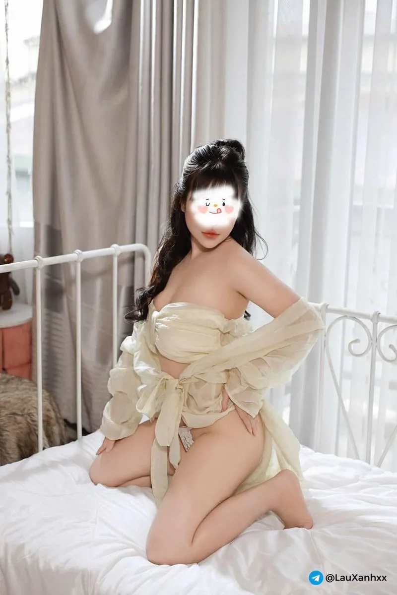 Ảnh 4 - Phương Linh_ Gái xinh chiều khách, body gợi cảm