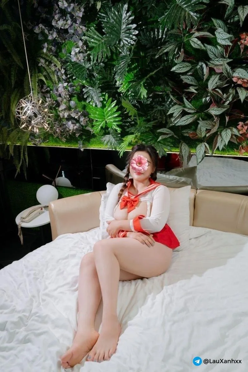 Ảnh 2 - YẾN THƯ VÚ TO VÔ ĐỐI, EM CHIỀU KHÁCH, NGOAN HIỀN